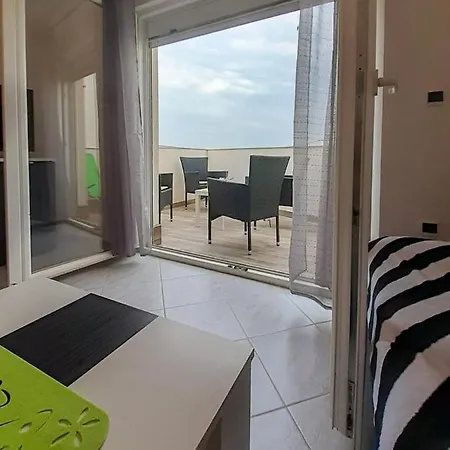 Sunshine Apartament *