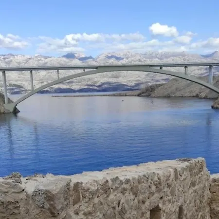 Sunshine アパート Vrcici